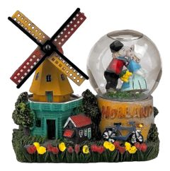 Waterbol Molen met Kussend Paar - 8 cm